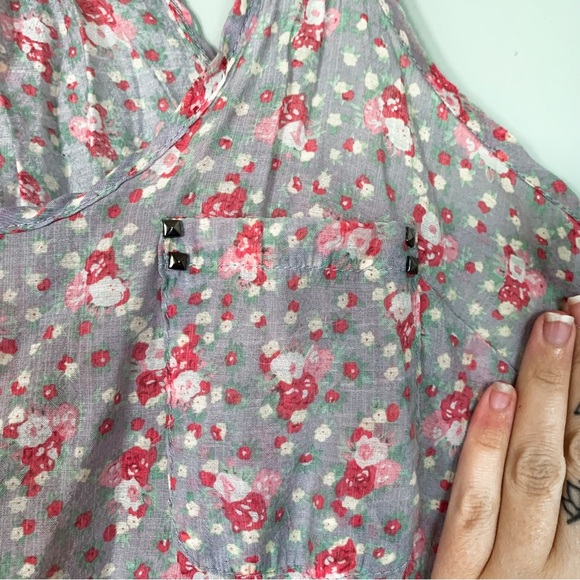 Urban Behavior • Floral Tank Top - Picture 2 of 5